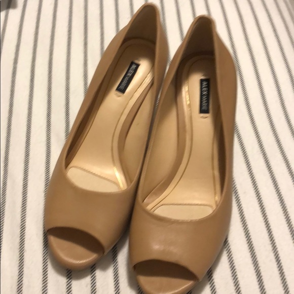 Alex Marie Shoes - Alex Marie 7.5 nude peep toe pumps 2 1/2 heel new